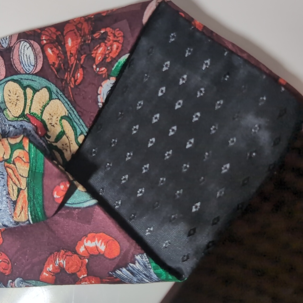 Tabasco Seafood Feast Tie - 100% Silk - Picture 6 of 6